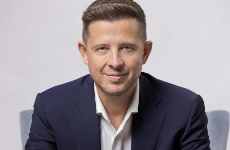 „Din 4 miniștri, 3 n-au legătură cu PNL/ De 20 de ani asta faci”. Hubert Thuma, atac dur la adresa taberei Ilie Bolojan și USR în ședința tensionată