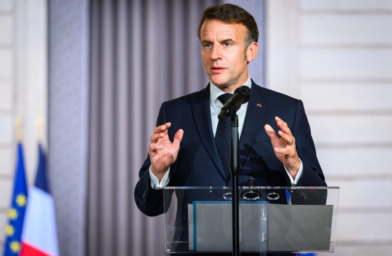 Emmanuel Macron îi ironizează pe cei care vin în salvarea inteligenței artificiale, dar vor să impoziteze succesul