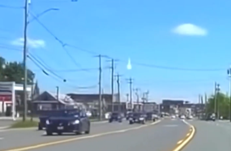 Explozii puternice în SUA după ce un meteorit care se deplasa cu 120.000 km/h s-a fragmentat