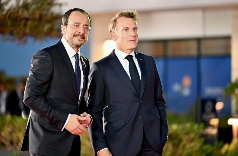 Franța și Cipru semnează un acord care permite desfășurarea trupelor franceze pe insulă