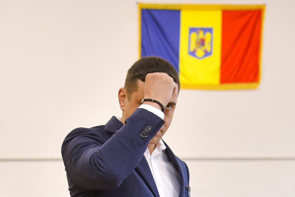 George Simion, după discuțiile cu Adrian Veștea: Un pas spre normalitate, dar nu votăm Guvernul. Așteptăm clarificări din partea lui Nicușor Dan