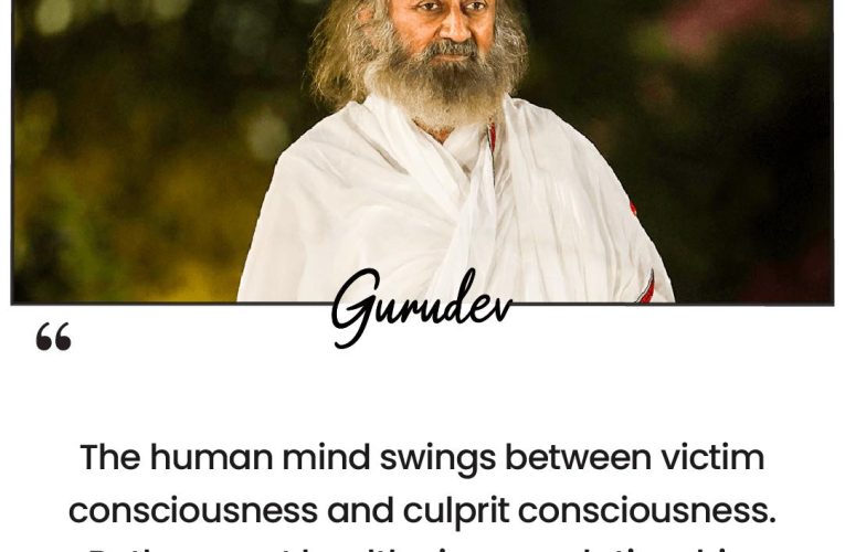 Gurudev Sri Sri Ravi Shankar – Omul care a adus pacea în Columbia, în închisori și în mintea a 800 de milioane de oameni, vine la București