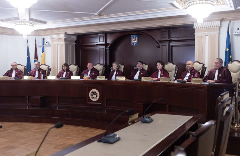 Hotărârile judecătorești trebuie să conțină susținerile pe scurt ale părților. CCR dă dreptate Avocatului Poporului