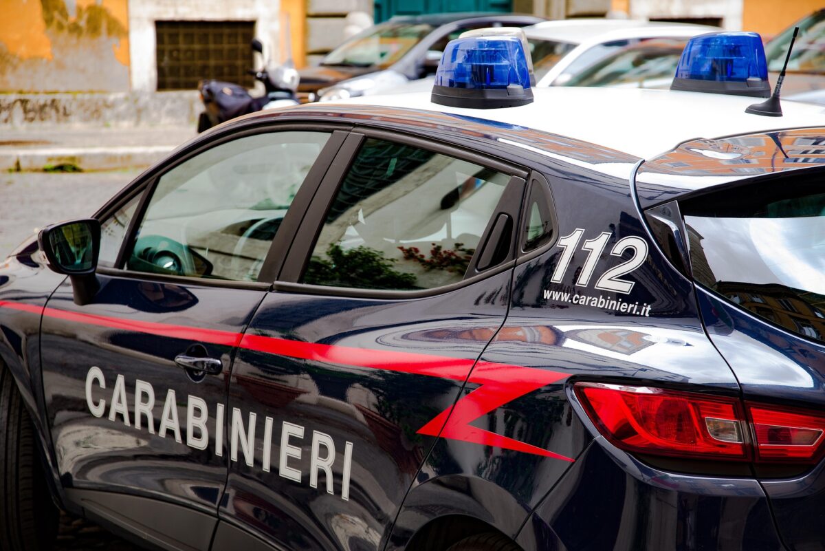 Italia: Patru persoane au fost ucise în urma incendierii unei mașini. Poliția a arestat două persoane acuzate de comiterea faptei