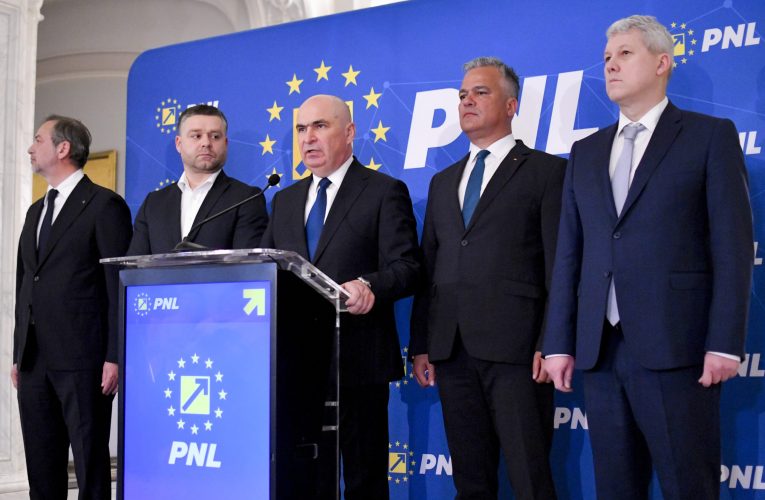Liberalii cer mobilizare în Parlament pentru evitarea pierderii fondurilor PNRR