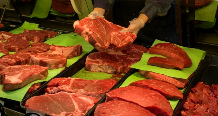 Mâncăm de șase ori mai multă carne de pui decât bunicii noștri. Cifrele care îi îngrijorează pe experți