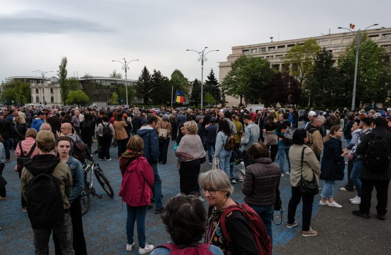 Manifestație vineri seară în Piața Victoriei, sub sloganul „E nevoie să apărăm democrația”
