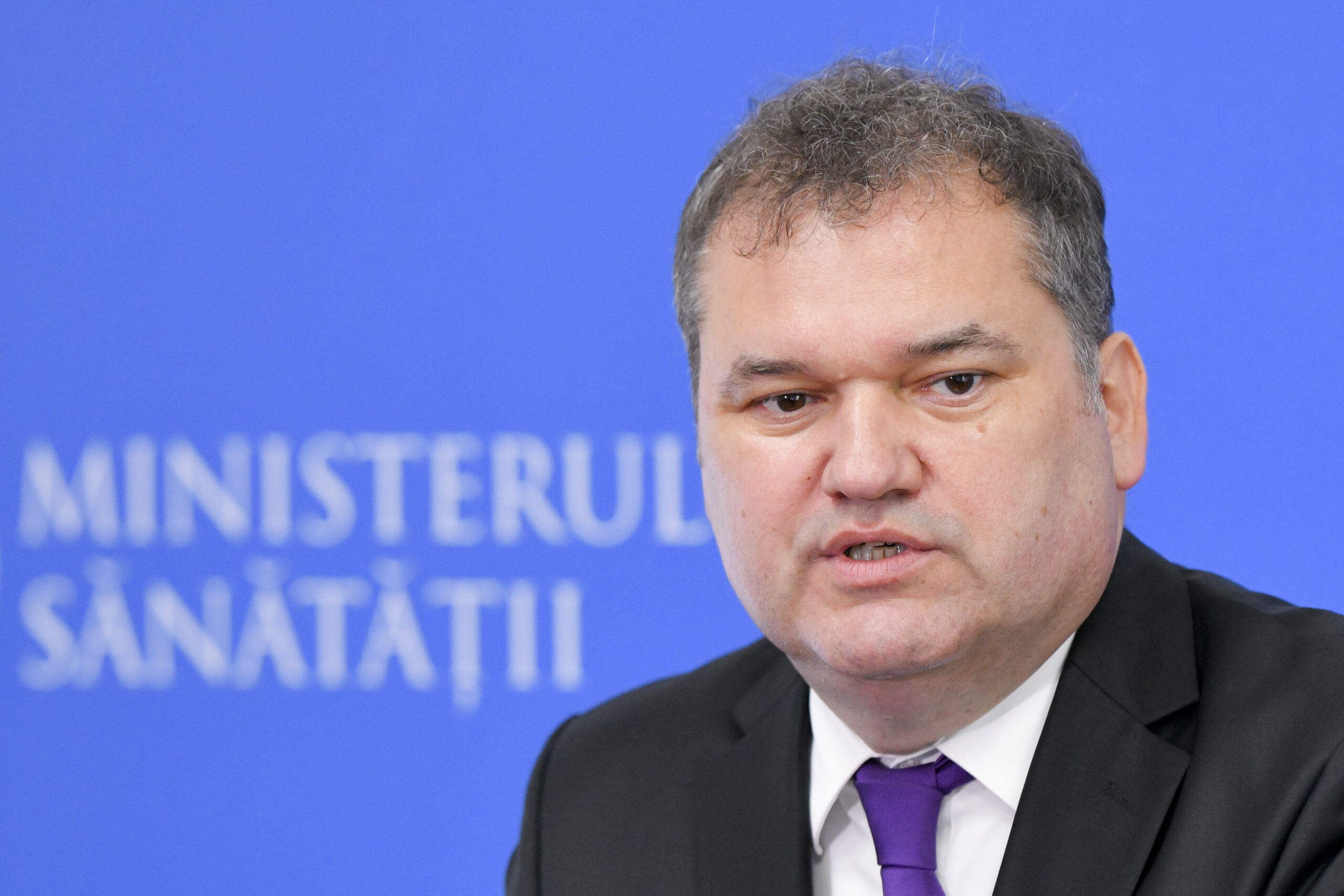 Ministerul Sănătății scoate la concurs zeci de posturi la DSP și Serviciile de Ambulanță și schimbă conducerile din mai multe spitale