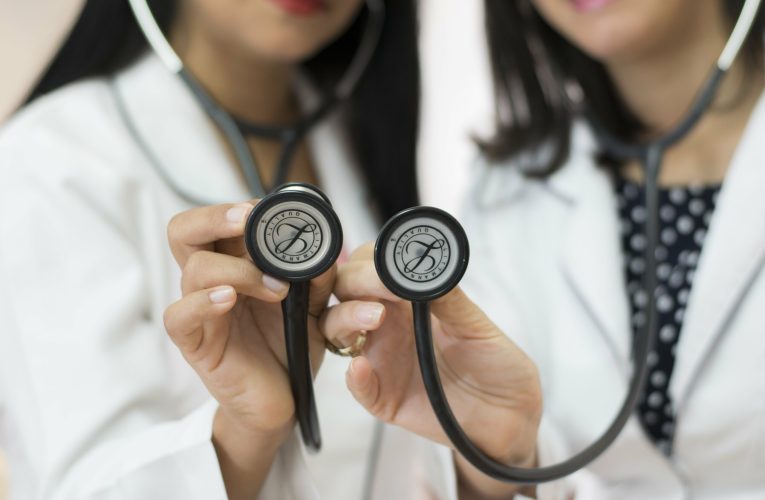 Nu doar crema de soare contează: 6 lucruri care îți protejează inima vara aceasta