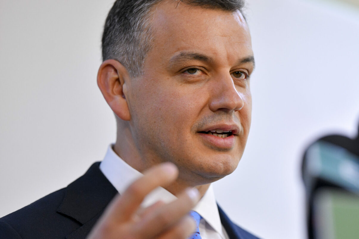 „Nu mai putem trăi după România creionată de pe timpul lui Ceaușescu”. Tomac, despre planul de guvernare