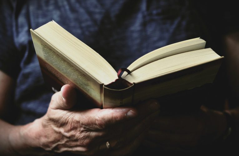 Operațiunea „Pușkin”: cum au dispărut cărți rare din bibliotecile franceze