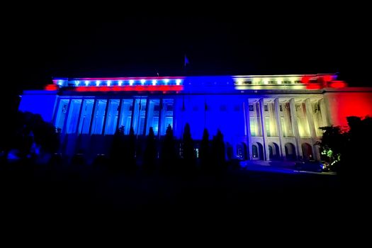 Palatul Victoria, în culorile României și SUA / Guvernul marchează 250 de ani de la Declarația de Independență a Statelor Unite