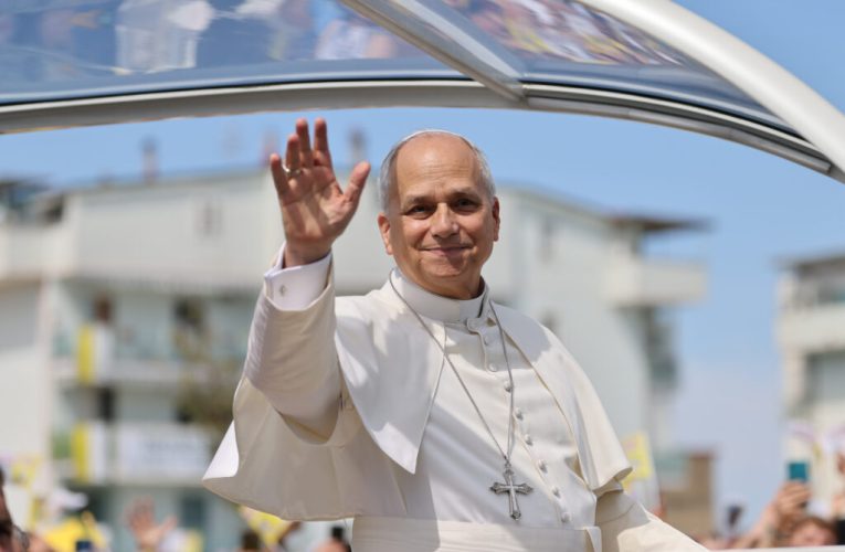 Papa Leon al XIV-lea a avertizat în Parlamentul Spaniei că lumea traversează o criză „profundă”