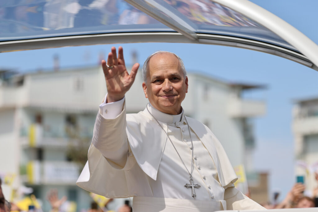 Papa Leon al XIV-lea a avertizat în Parlamentul Spaniei că lumea traversează o criză „profundă”