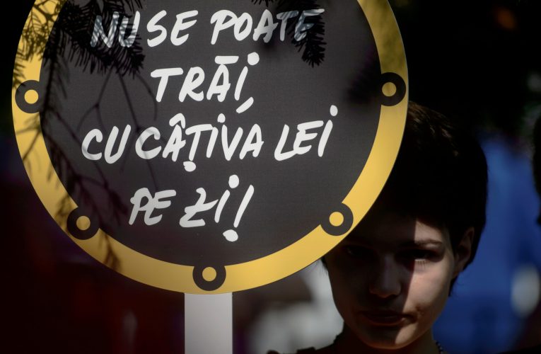 Paradox. Deși salariul minim crește la 1 iulie, cei care îl încasează sunt mai săraci