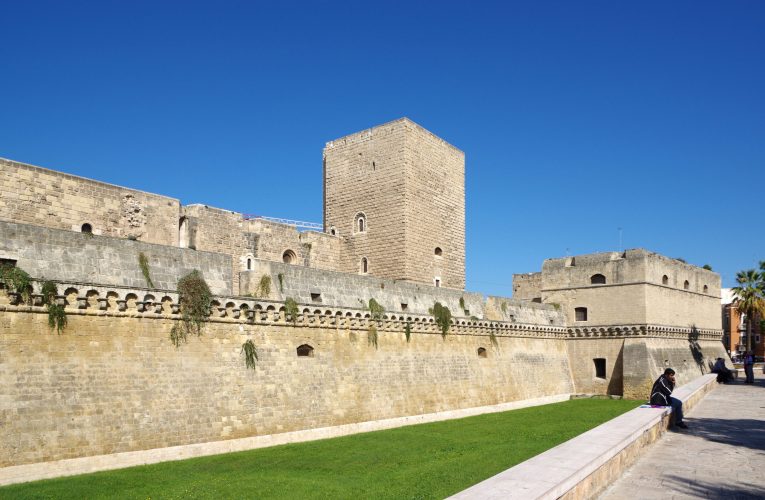 Patru agenți de turism au fost întrebați care este cea mai bună destinație de vacanță din Europa. Au indicat aceleași trei locuri