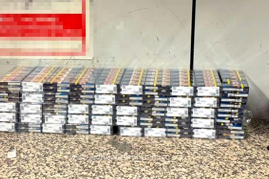 Peste 44.800 de țigări au fost descoperite pe Aeroportul Otopeni în bagajele unor pasageri