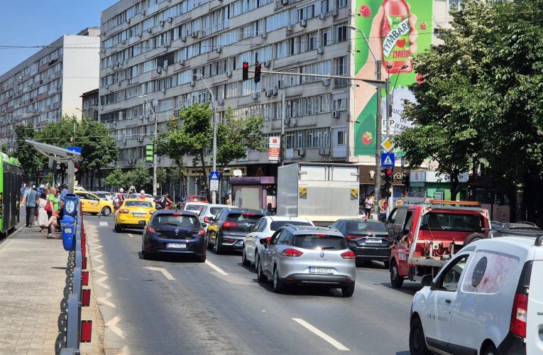 Peste 85 de milioane de lei pentru modernizarea semaforizării în București. 92 de intersecții vor avea sisteme bazate pe inteligență artificială