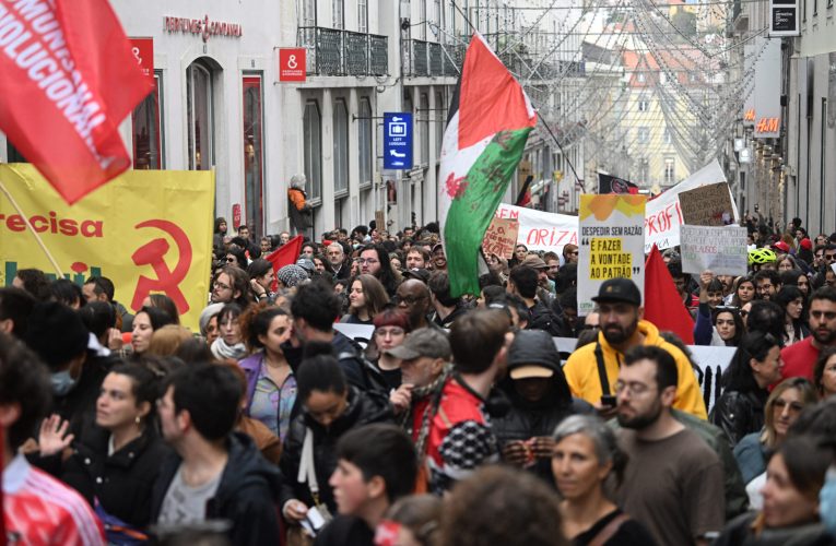 Portugalia, paralizată de o grevă generală. Trenuri și zboruri anulate, școli închise