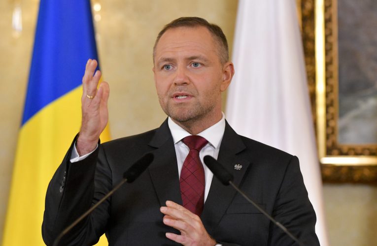 Președintele Poloniei va decide la „momentul potrivit” asupra retragerii unei decorații acordate lui Zelenski