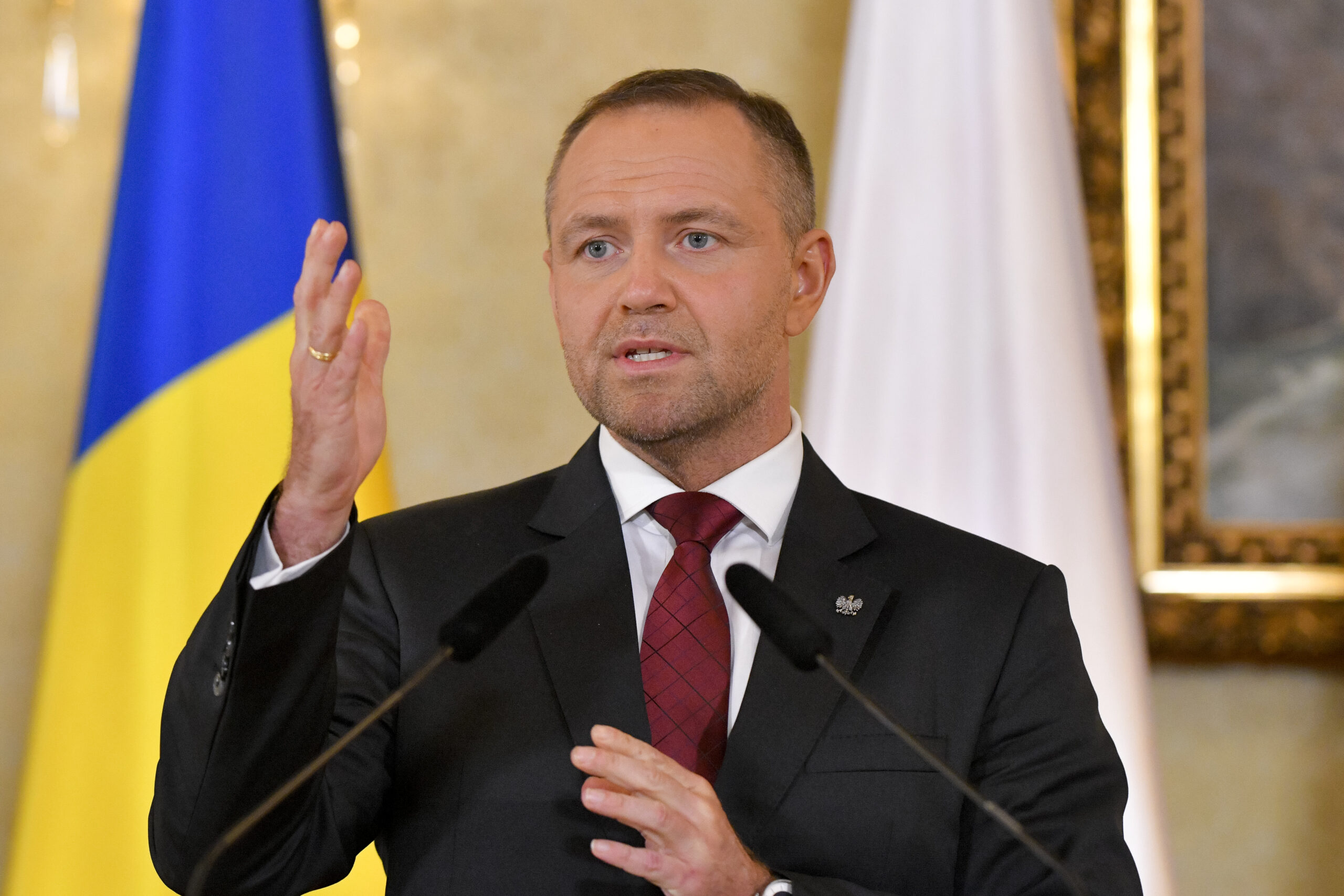 Președintele Poloniei va decide la „momentul potrivit” asupra retragerii unei decorații acordate lui Zelenski