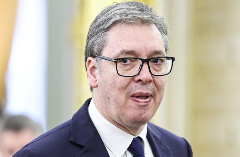 Președintele Serbiei, Aleksandar Vucic, anunță că va demisiona și va convoca alegeri anticipate