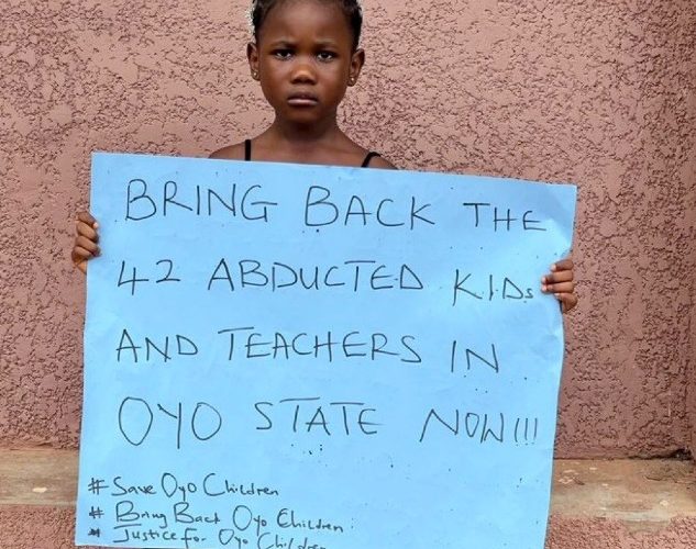 Răpirile de elevi se extind în Nigeria. Zeci de copii și profesori au dispărut din școli