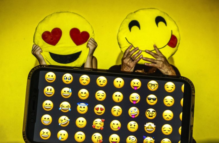 Recenziile cu „emoji-uri” ale clienților, modul în care angajații unui supermarket polonez își iau bonusurile