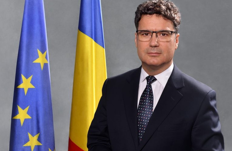 Rectorul SNSPA propune guvern de armistițiu