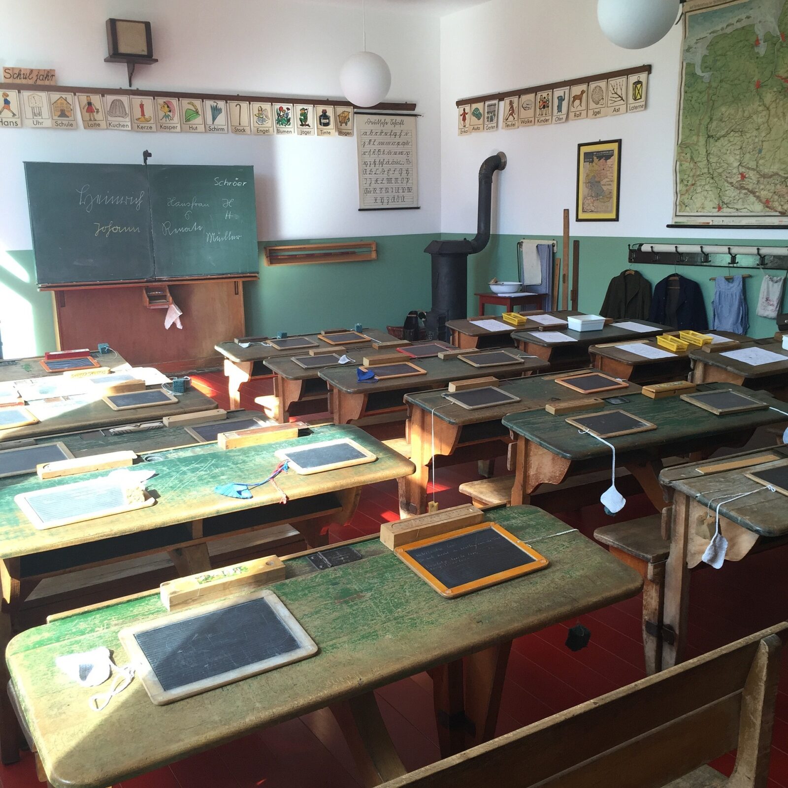 Reprezentanții profesorilor cer interzicerea inteligenței artificiale în școlile elementare: „Vom pierde o generație de copii”
