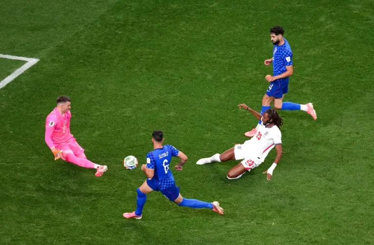 Rozul aprins, culoarea neoficială a Cupei Mondiale