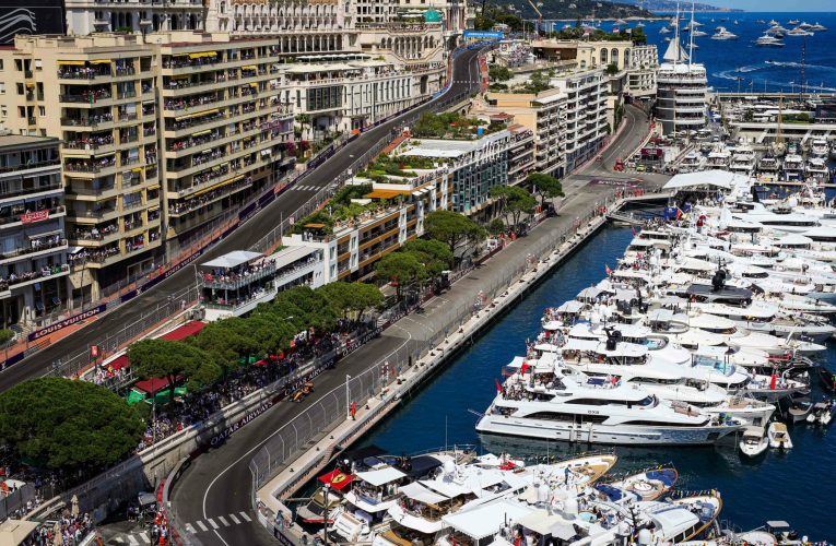 S-a aflat cât costă să vezi Formula 1 la Monaco de pe iaht