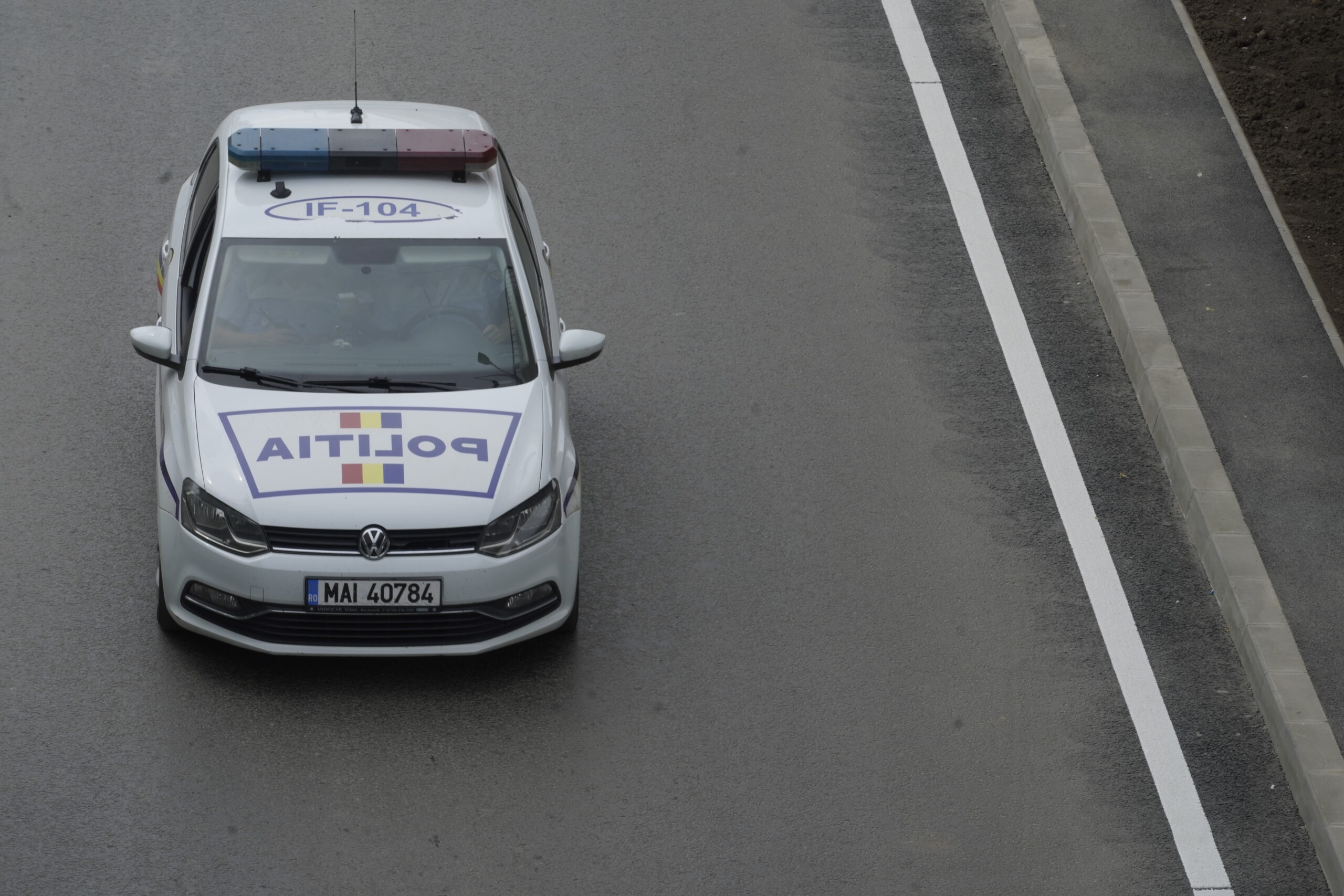 Șase transporturi agabaritice vor circula duminică seară pe mai multe drumuri din țară
