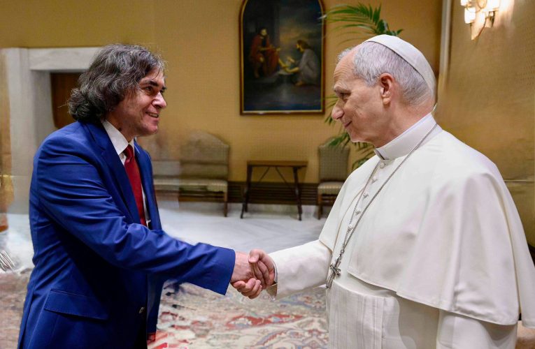 Scriitorul Mircea Cărtărescu a fost primit la Vatican de Papa Leon al XIV-lea