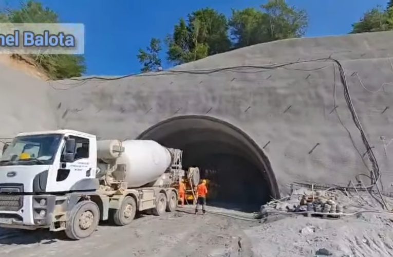 Se lucrează simultan la trei tuneluri pe A1 Sibiu–Pitești. Noi progrese pe autostrada care traversează Carpații