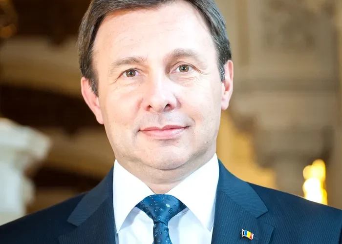 Șeful Statului Major al Apărării, generalul Gheorghiță Vlad, pus sub acuzare de DNA | Surse: el ar fi intervenit pentru ca fiica gen. Mihai Șomordolea (de la Cotroceni) să fie angajată în Armată | Fost secretar al CSAT, Șomordolea este și el acuzat. Președintele l-a trecut deja în rezervă