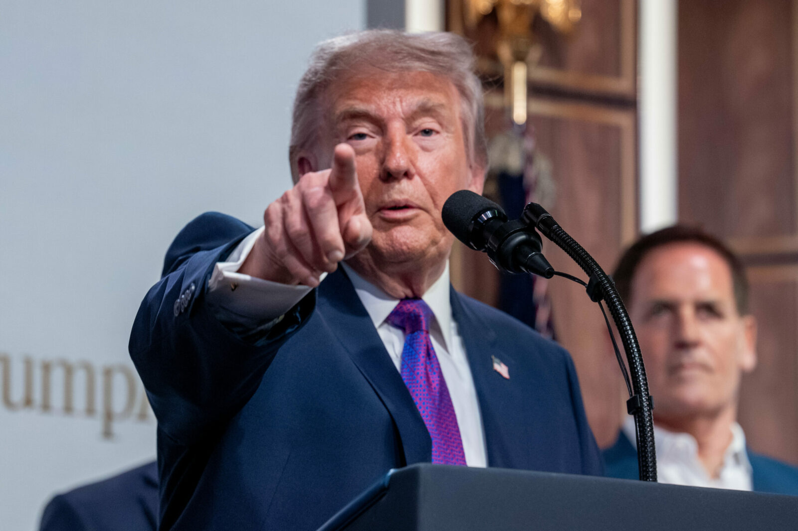 Senatorii i-au limitat lui Trump puterea de a lua decizii în privința războiului din Iran. Ei cer retragerea trupelor SUA
