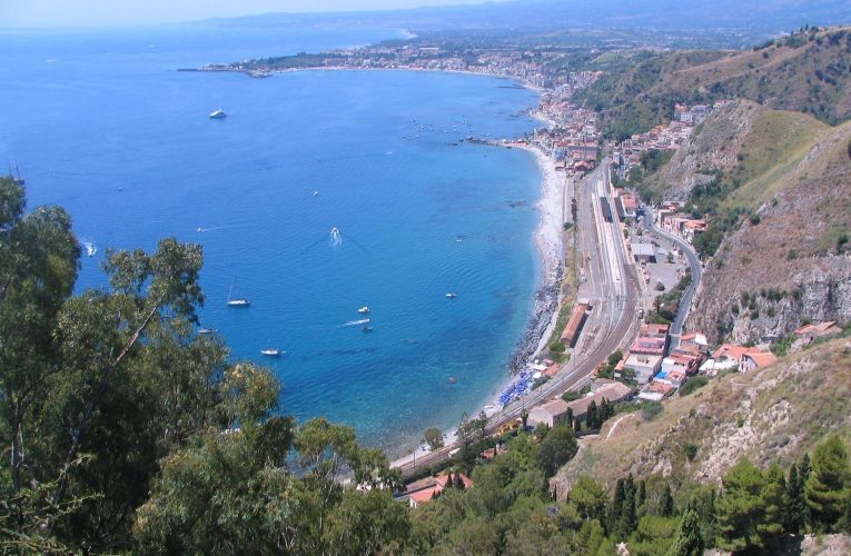 Sicilia, la mare căutare în contextul nunții artistei Dua Lipa