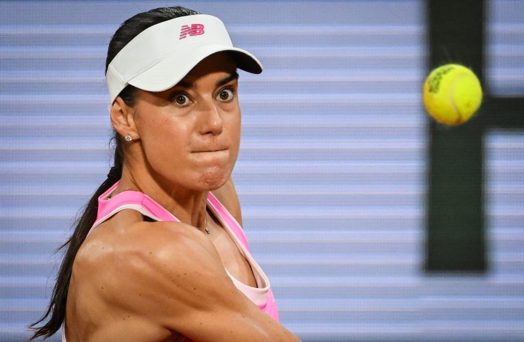 Sorana Cîrstea, calificare în turul al doilea la Wimbledon după o victorie în două seturi cu Sara Bejlek