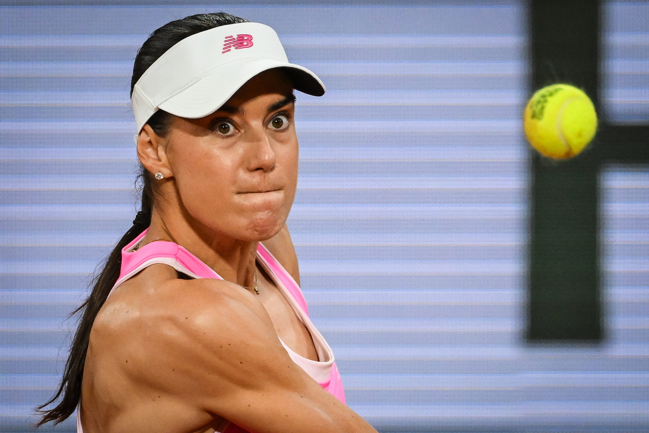 Sorana Cîrstea, calificare în turul al doilea la Wimbledon după o victorie în două seturi cu Sara Bejlek