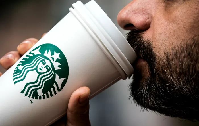 Starbucks închide simultan mii de cafenele în Coreea de Sud după un scandal legat de o campanie publicitară controversată