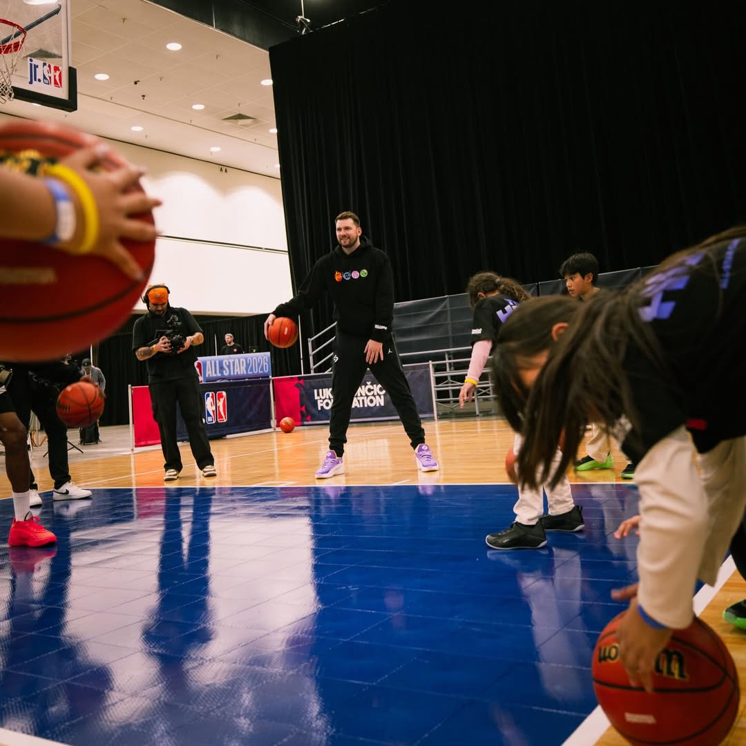 Starul din NBA Luka Dončić lansează un program global de sprijin pentru tinerii sportivi. Burse de până la 25.000 de dolari