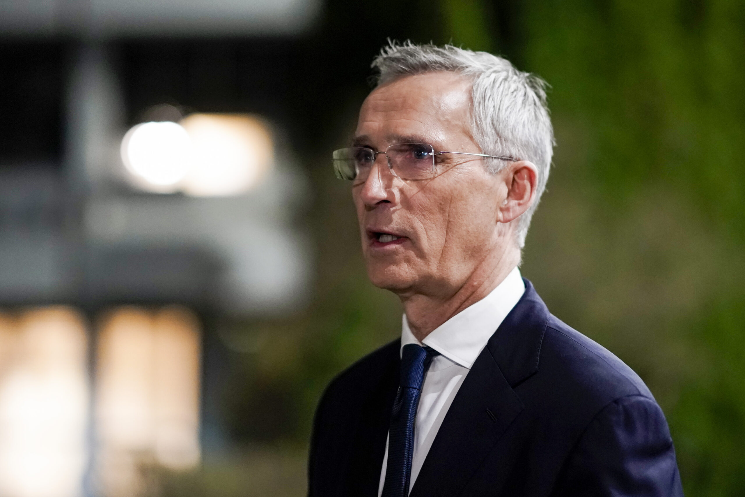 Stoltenberg îl contrazice pe Trump. Statele Unite depind de aliații din Europa, spune fostul șef al NATO