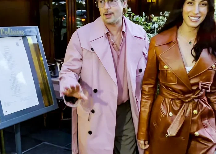 Trendul „ingenios” ce ascunde îmbătrânirea, popular în rândul vedetelor. Brad Pitt s-a alăturat tendințelor