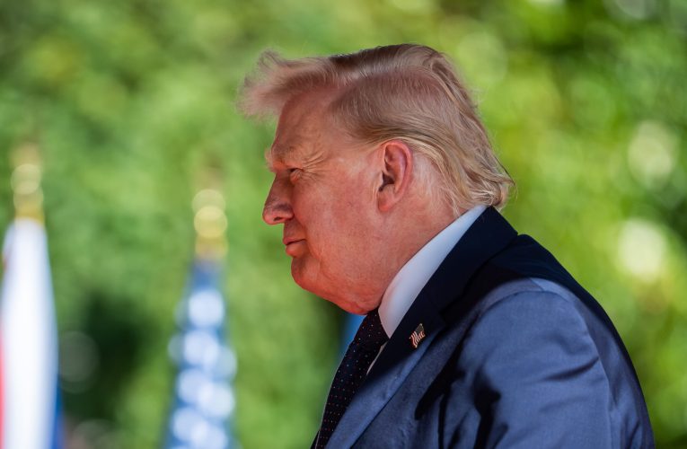 Trump anunță că SUA ar putea impune din nou sancțiuni împotriva petrolului rusesc