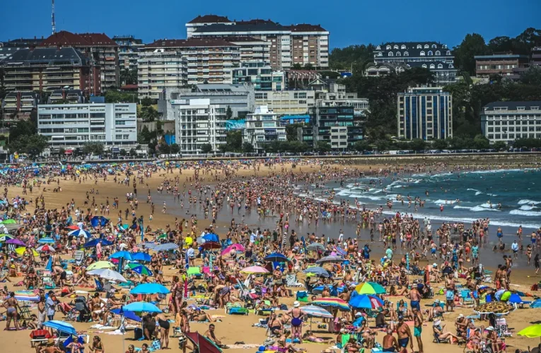 Turismul ieftin are un preț ascuns: vacanțele low-cost împing în sus chiriile și prețurile locuințelor
