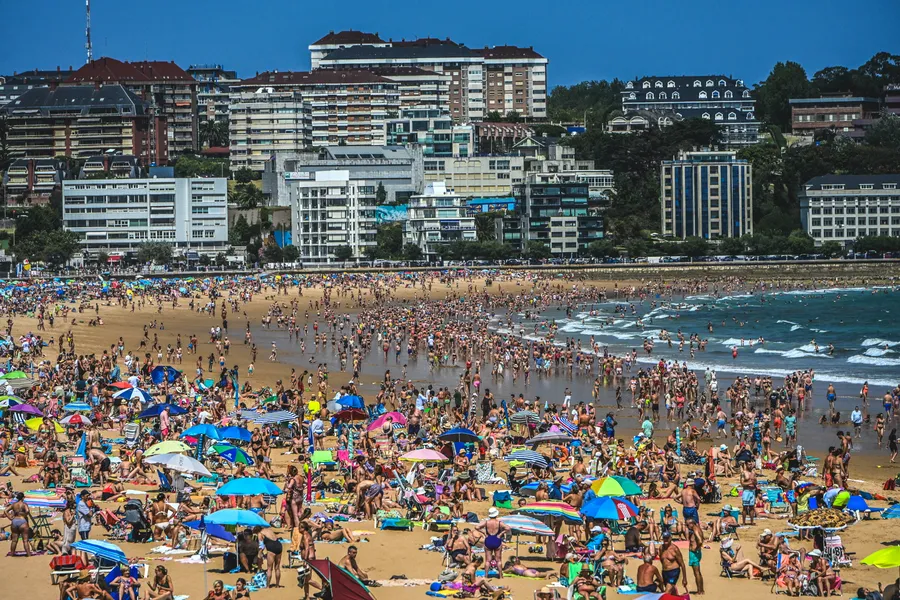 Turismul ieftin are un preț ascuns: vacanțele low-cost împing în sus chiriile și prețurile locuințelor