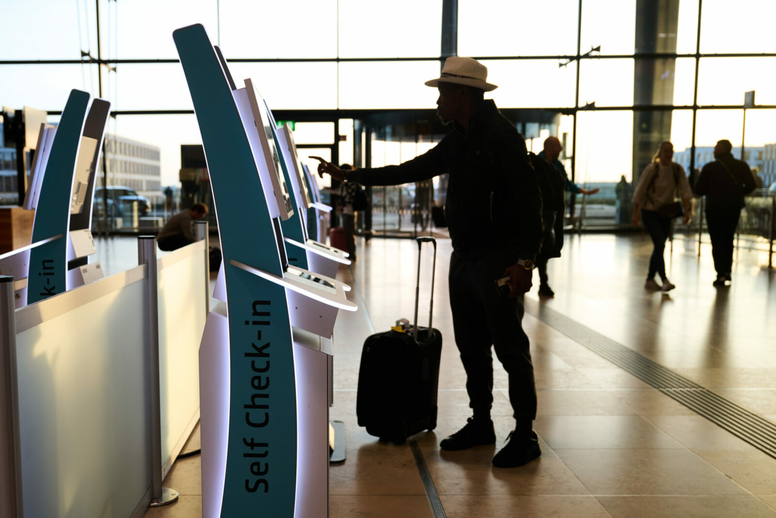 Turiștii turci invadează Grecia. De ce nu își permit și grecii să viziteze Turcia