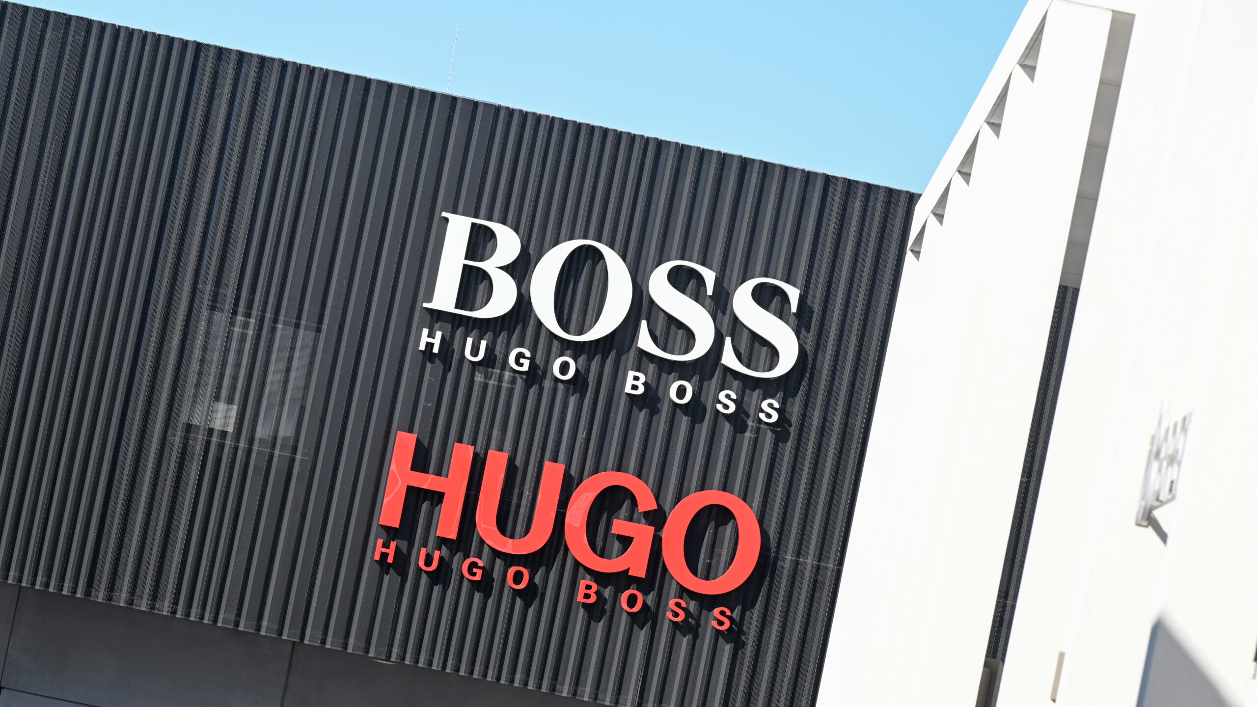 Un cunoscut om de afaceri vrea să cumpere integral Hugo Boss pentru 1,98 milioane de euro