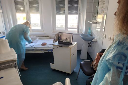 Un elev din Târgu Jiu a dat prima probă de bacalaureat din spital. Este posibil să susțină și a doua probă în aceleași condiții